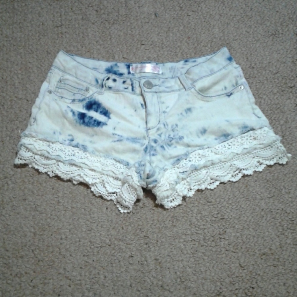 acid wash lace trim shorts